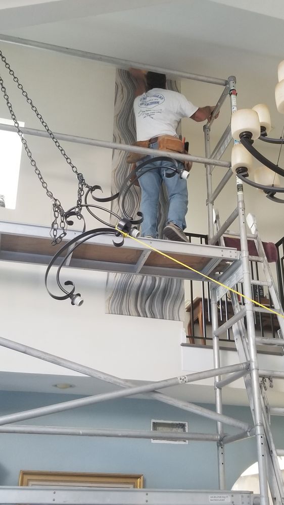 Dining room wallpaper installation
